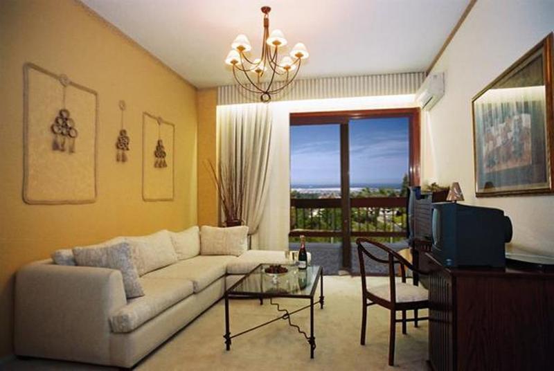 Nepheli Hotel เทสซาโลนิกิ ภายนอก รูปภาพ